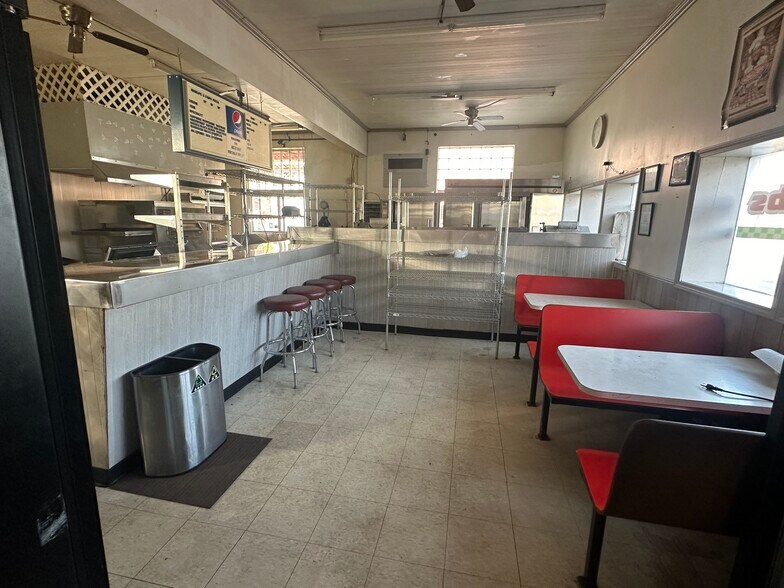 More Photos Of 215 E Lima St, Forest Restaurant For Sale