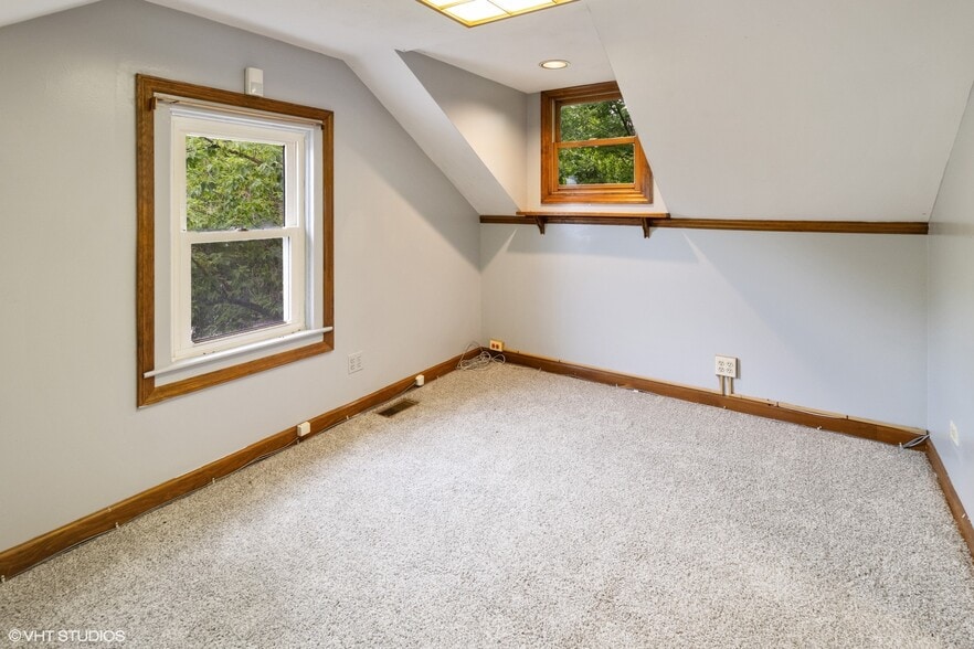 More Photos Of 438 N Hough St, Barrington Office For Sale