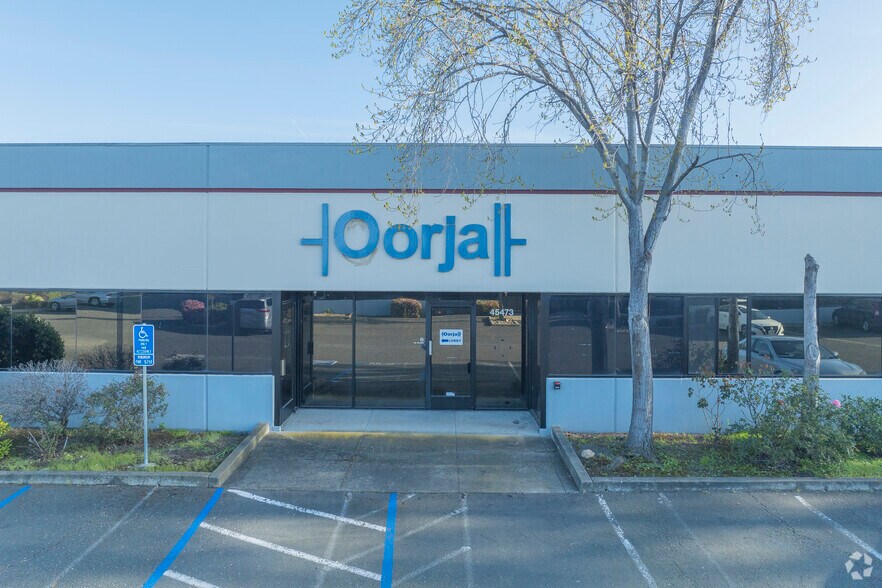 More Photos Of 45437 Warm Springs Blvd, Fremont Warehouse For Lease