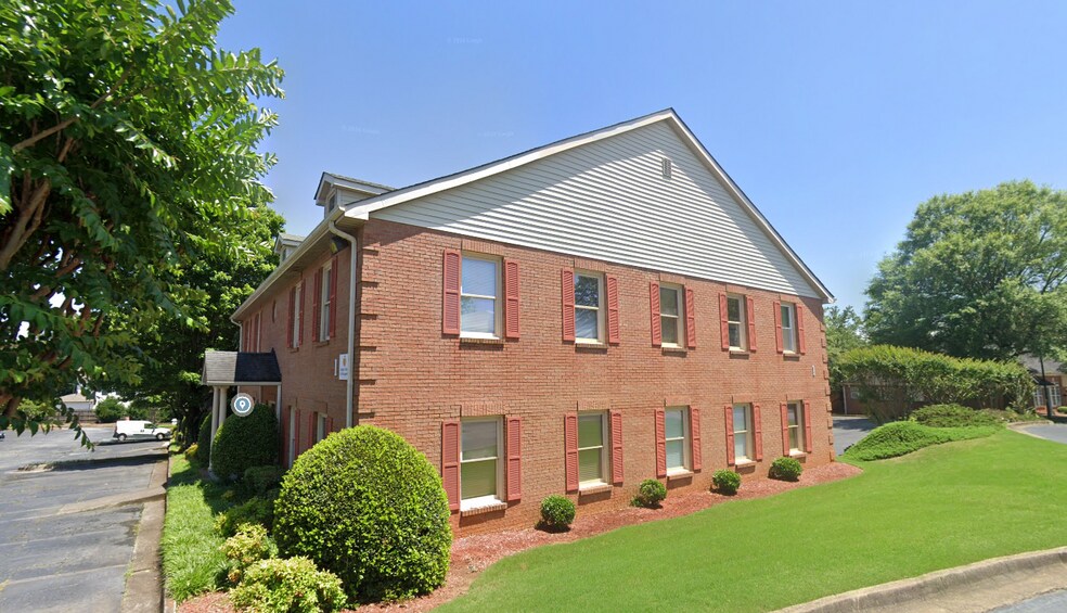 More Photos Of 2440 Sandy Plains Rd, Marietta Office For Sale