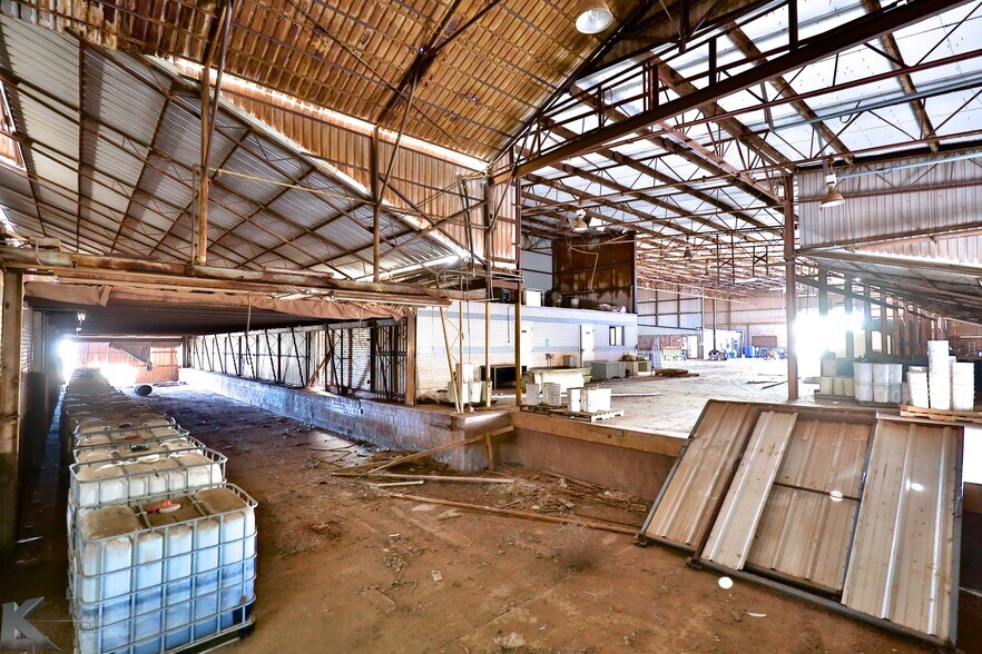 More Photos Of 3097 Brick Plant Rd, Snyder Manufacturing For Sale
