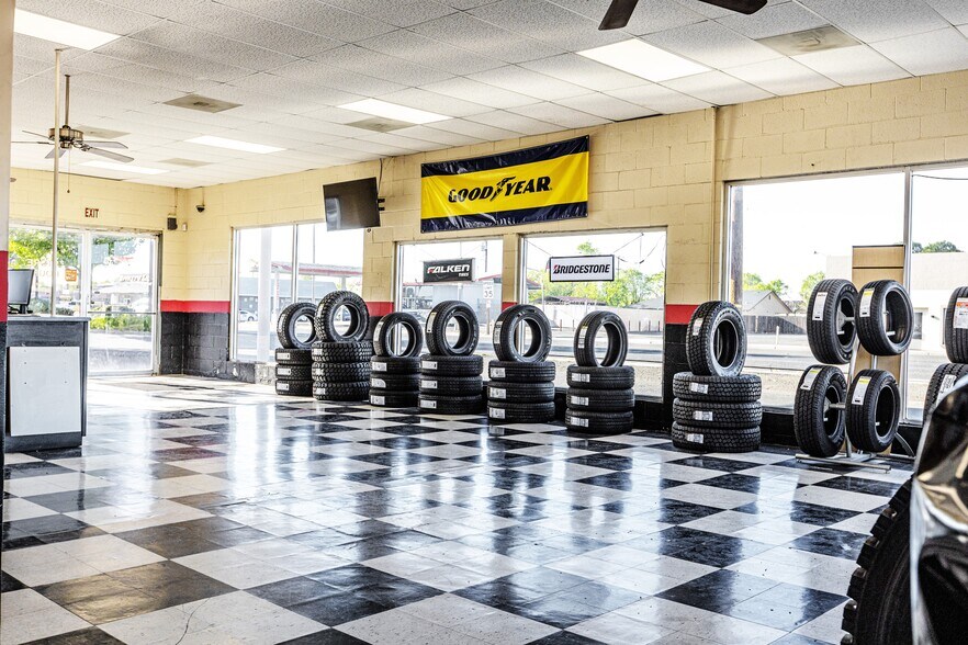 More Photos Of 205-225 W Pacheco Blvd, Los Banos Auto Repair For Sale
