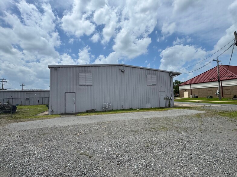 More Photos Of 812 Merriman Street, Conway Flex For Sale