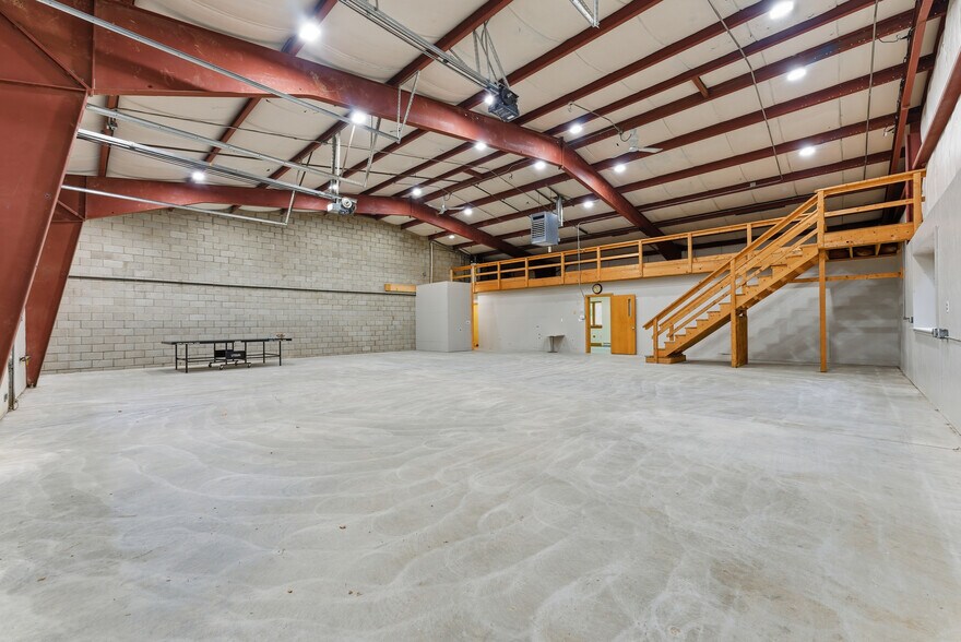 More Photos Of 54 Whately Rd, So Deerfield Light Manufacturing For Lease