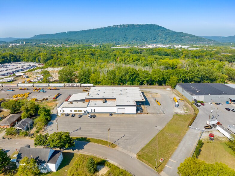 More Photos Of 2555 Cannon Ave, Chattanooga Manufacturing For Lease