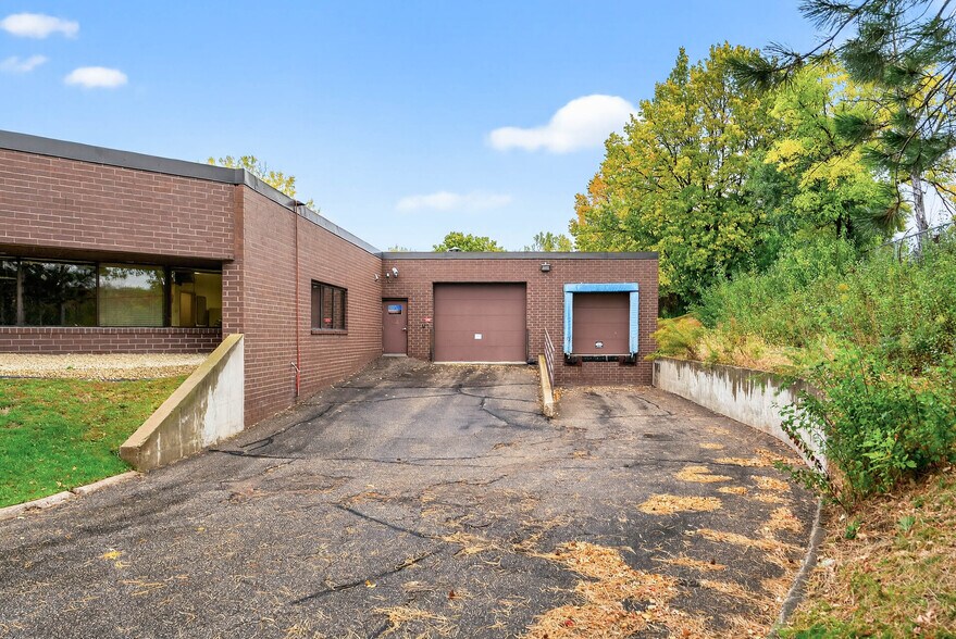 More Photos Of 601 2nd Ave S, Hopkins Office For Lease