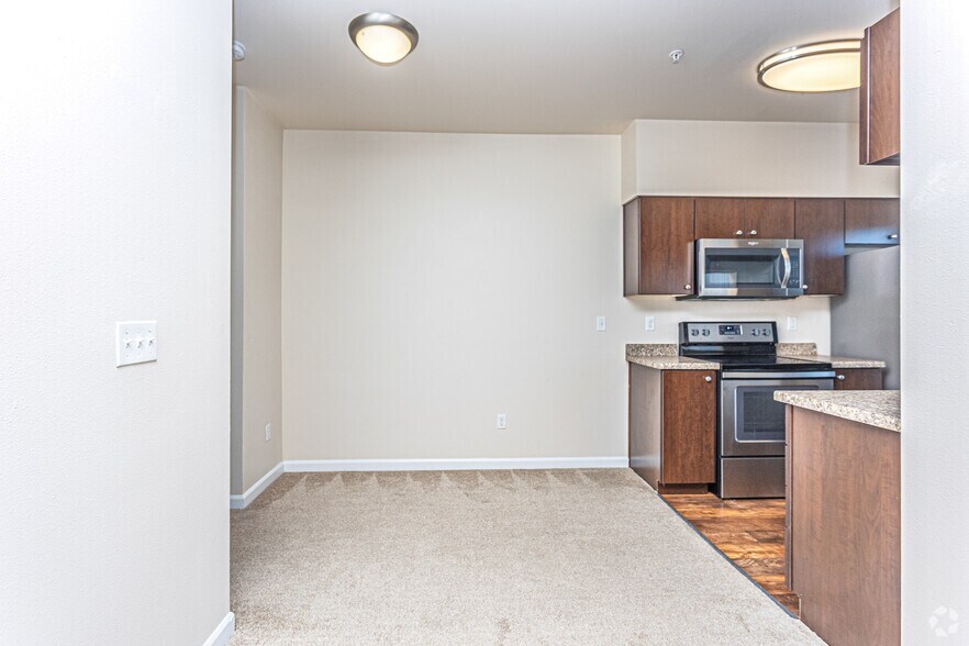 More Photos Of 1430 Wilmington Dr, Dupont Apartments For Lease