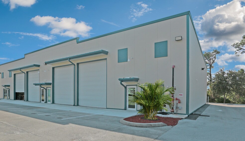 More Photos Of 861 NE Industrial Blvd, Jensen Beach Warehouse For Sale