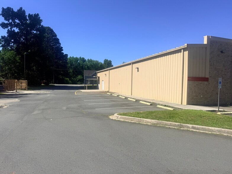More Photos Of 2384 Nc Highway 24 27 E, Biscoe Freestanding For Sale