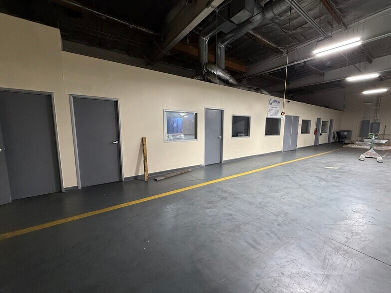 More Photos Of 28258 Avenue Stanford, Valencia Manufacturing For Sale