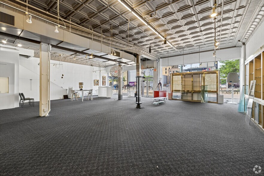 More Photos Of 22 N 5th St, Minneapolis General Retail For Sale