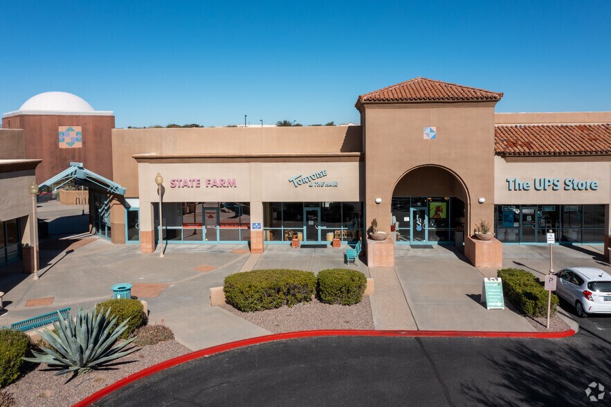 More Photos Of 12995-13005 N Oracle Rd, Tucson Freestanding For Lease