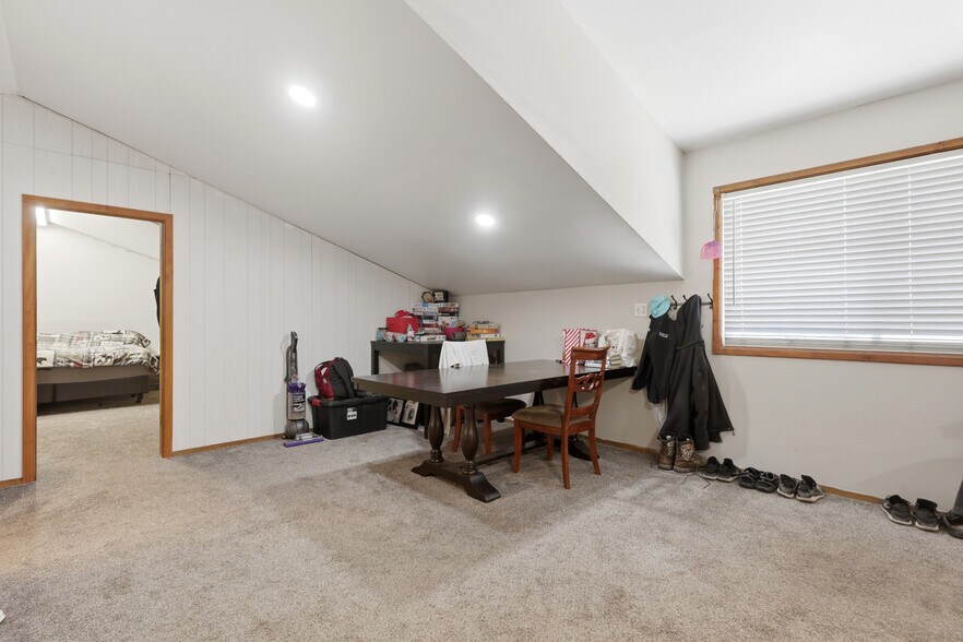 More Photos Of 11700 Sturgis Rd, Summerset Warehouse For Sale