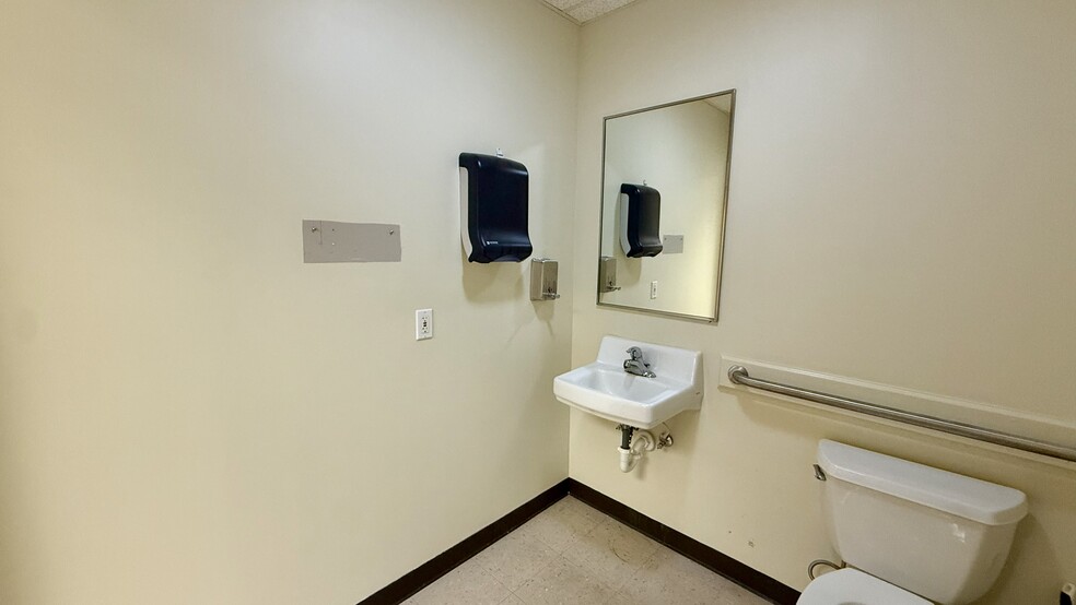 More Photos Of 25 Clark Summit Dr, Bluffton Office Residential For Lease
