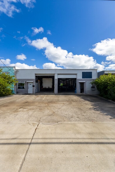 Primary Photo Of 526-528 S Dixie Hwy E, Pompano Beach Service For Sale