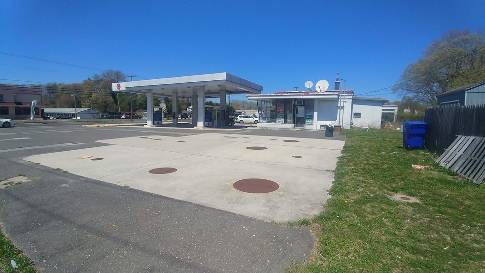 Primary Photo Of 668 New Rd, Somers Point Service Station For Sale