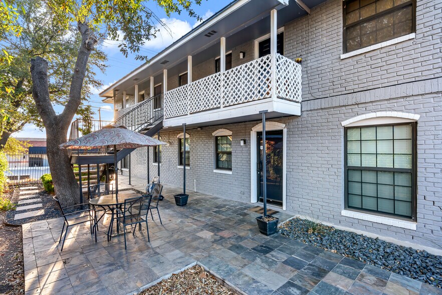 More Photos Of 2023 Lockhill Selma Rd, San Antonio Office Residential For Sale