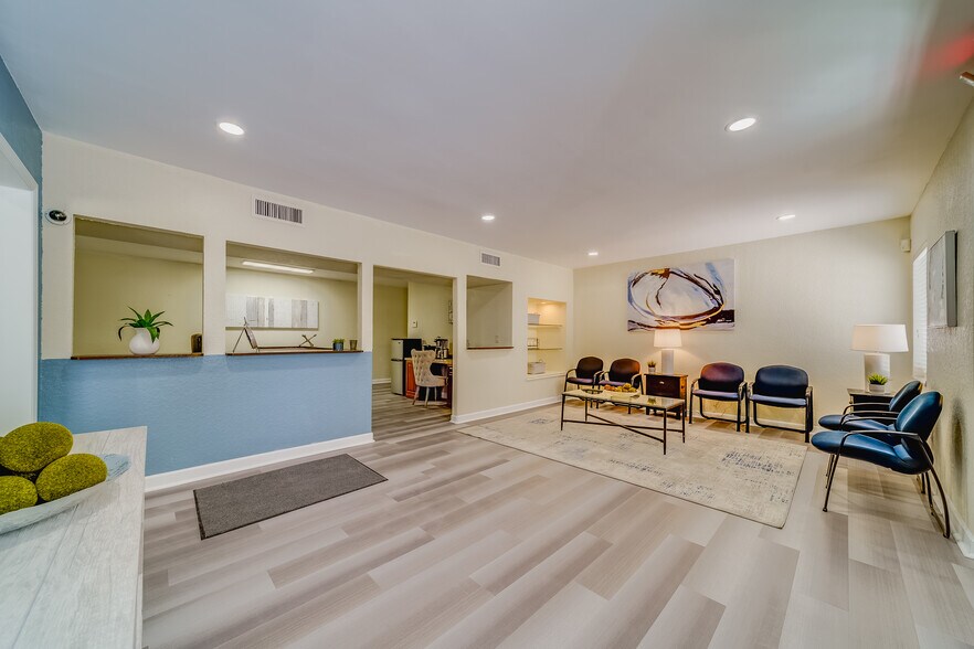 More Photos Of 1275-1279 Cleveland St, Clearwater Medical For Lease