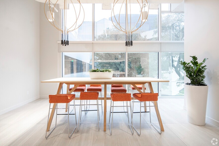 More Photos Of 12377 Merit Dr, Dallas Office For Lease