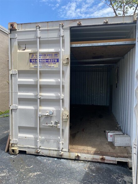 More Photos Of 300 NW 2nd Ave, Hallandale Beach Warehouse For Lease