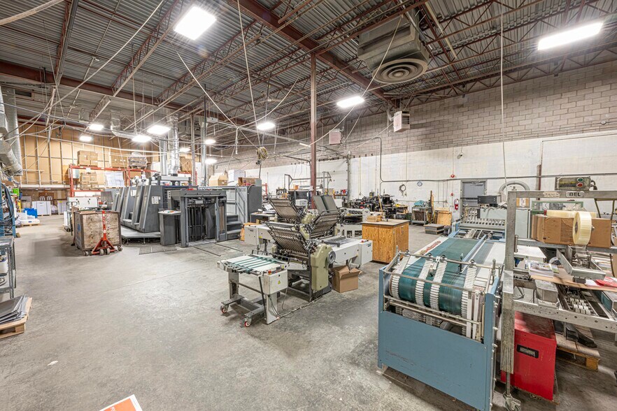More Photos Of 2815 12th St NE, Calgary Warehouse For Sale