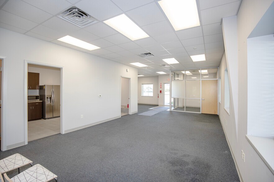 More Photos Of 1201 Butler Rd, League City Warehouse For Lease