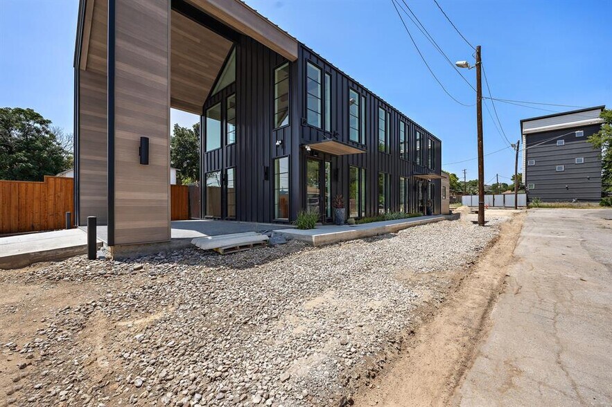 More Photos Of 2318 Morelos, Austin Office For Sale