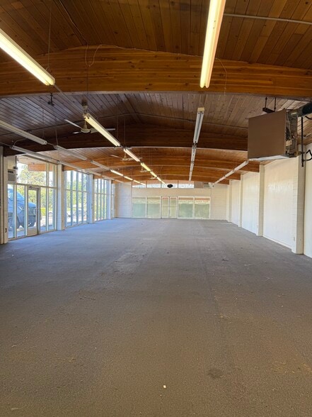 More Photos Of 2636 Willamette St, Eugene Freestanding For Sale