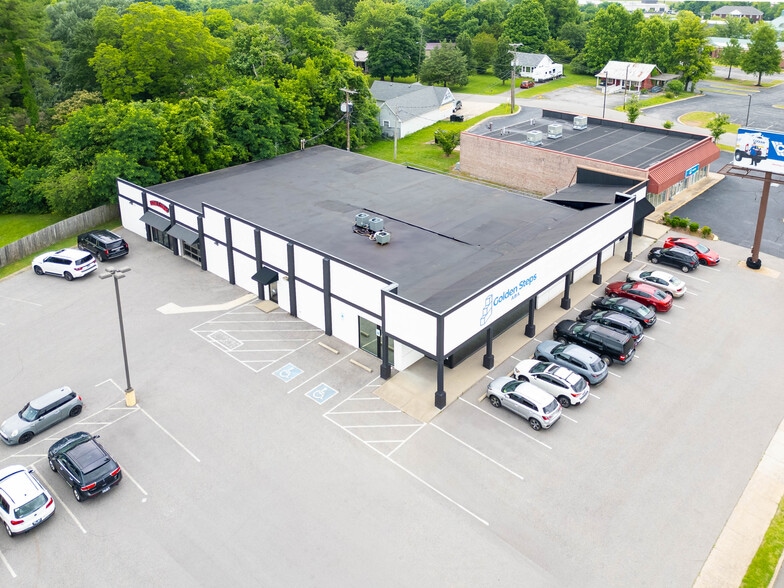 More Photos Of 2200 Wilma Rudolph Blvd, Clarksville Storefront Retail Office For Lease