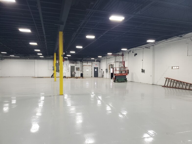 More Photos Of 6550 W Ridge Rd, Erie Warehouse For Lease