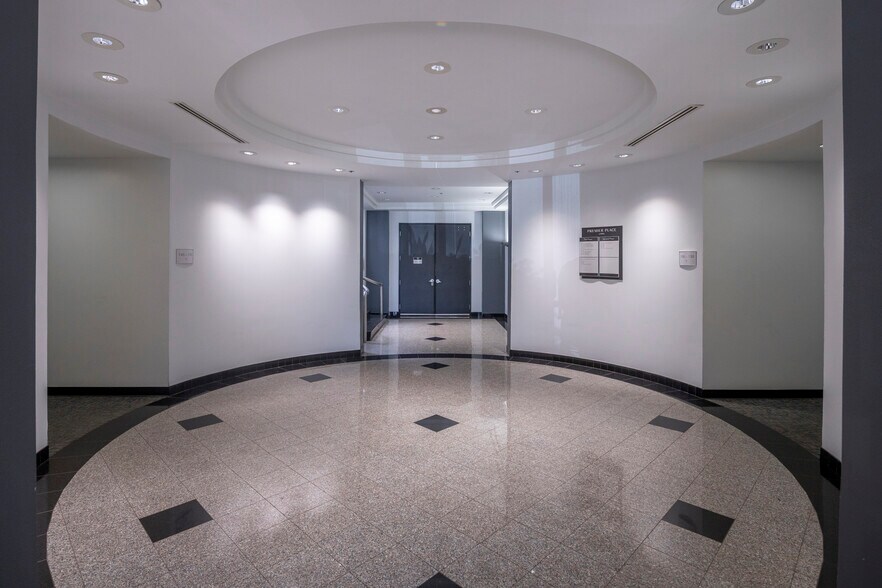 More Photos Of 535 Lipoa Pky, Kihei Office For Sale