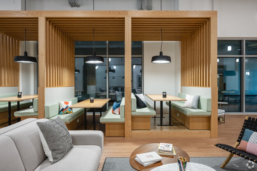 More Photos Of 355 S Main St, Greenville Office For Lease