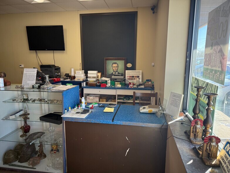 More Photos Of 222 Dix Ave, Glens Falls Freestanding For Lease