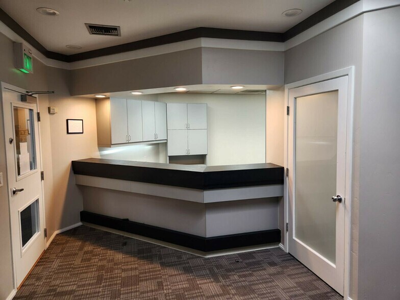 More Photos Of 5220 Neil Rd, Reno Medical For Lease