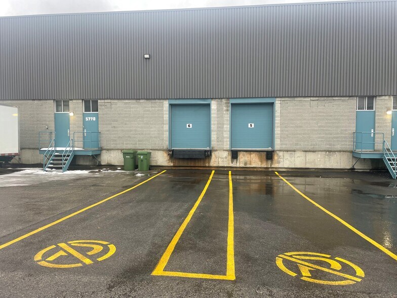 More Photos Of 5750-5850 Rue Cypihot, Montréal Warehouse For Lease