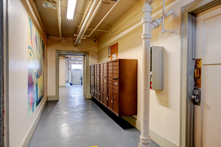 More Photos Of 1429 SW 14th Ave, Portland Apartments For Sale