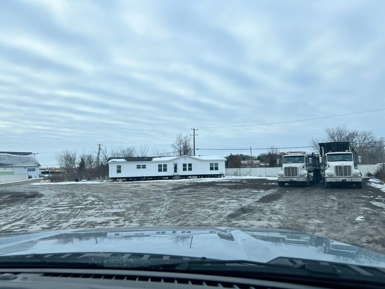 More Photos Of 10200 N Telegraph Rd, Carleton Truck Terminal For Sale