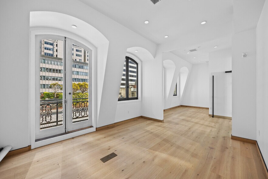 More Photos Of 632 Commercial St, San Francisco Office For Sale
