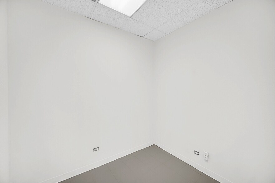 More Photos Of 2201 W Roosevelt Rd, Broadview Office For Sale