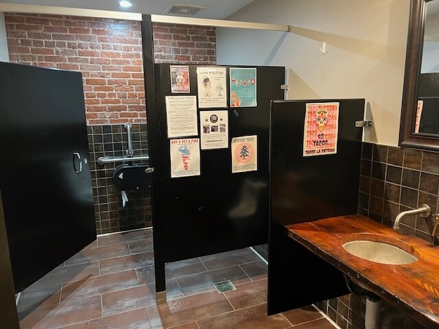 More Photos Of 248 N River St N, Delano Storefront Retail Residential For Sale