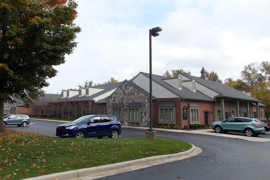 More Photos Of 37601-37649 Pembroke Ave, Livonia Office For Lease