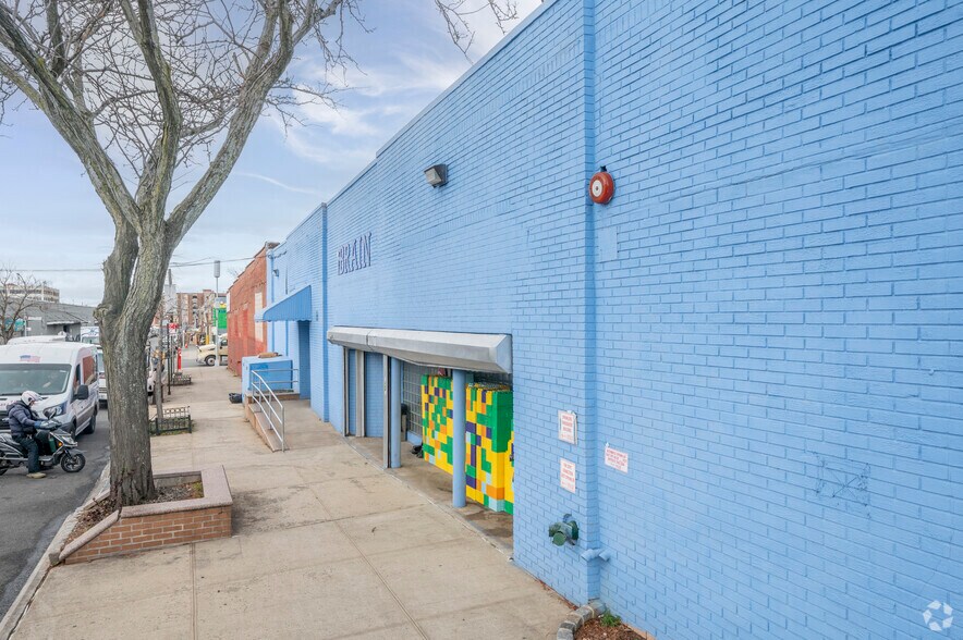 More Photos Of 213 48th St, Brooklyn Schools For Lease