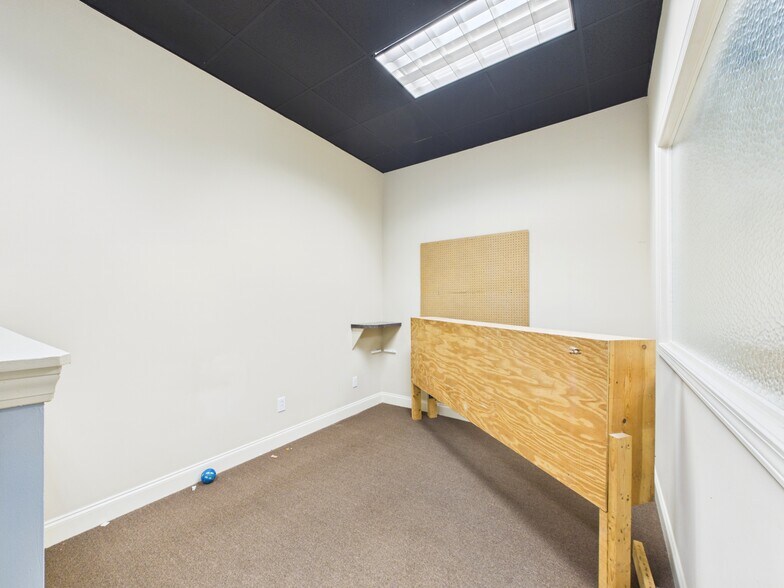 More Photos Of 7559 Kayne Blvd, Columbus Freestanding For Lease