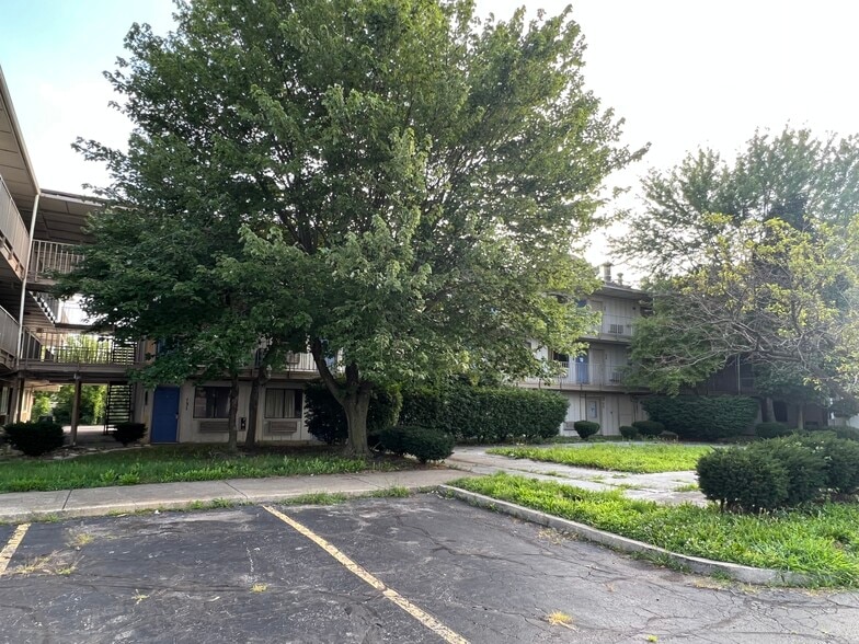 More Photos Of 311 E Highland Rd, Macedonia Hotel For Sale