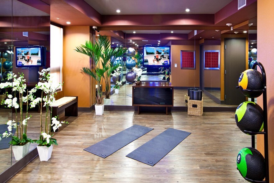 More Photos Of 421 W Broadway, Long Beach Multifamily For Sale