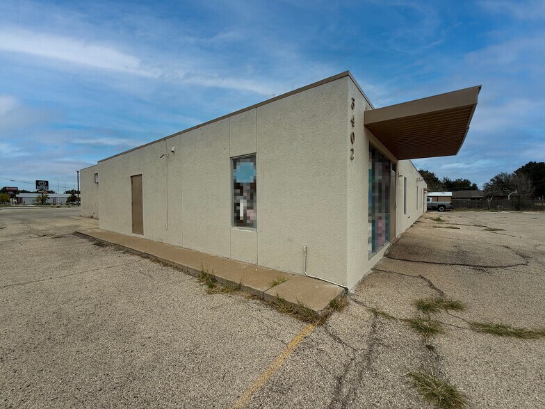 More Photos Of 3402 N Big Spring St, Midland General Retail For Lease