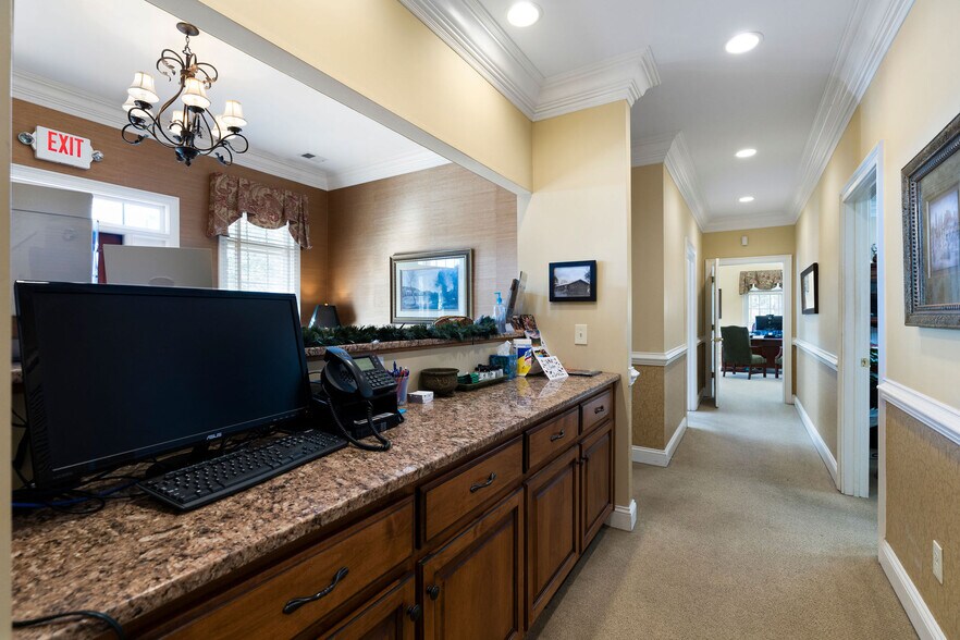 More Photos Of 1300 E Main St, Cartersville Medical For Sale