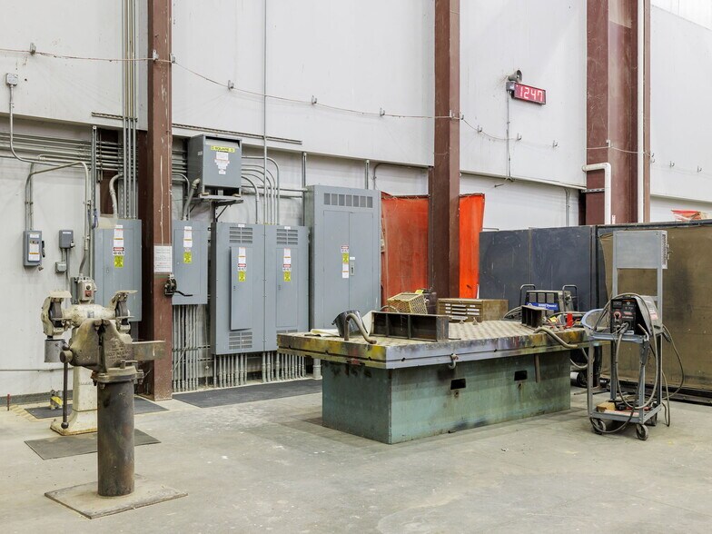 More Photos Of 7207 W FM 696, Elgin Industrial For Sale