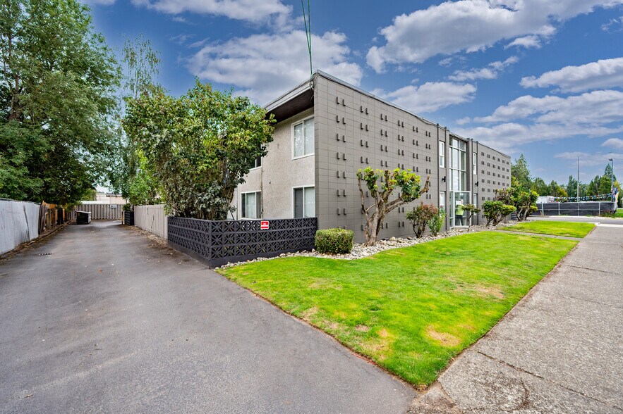 More Photos Of 406 E George St, Kent Apartments For Sale