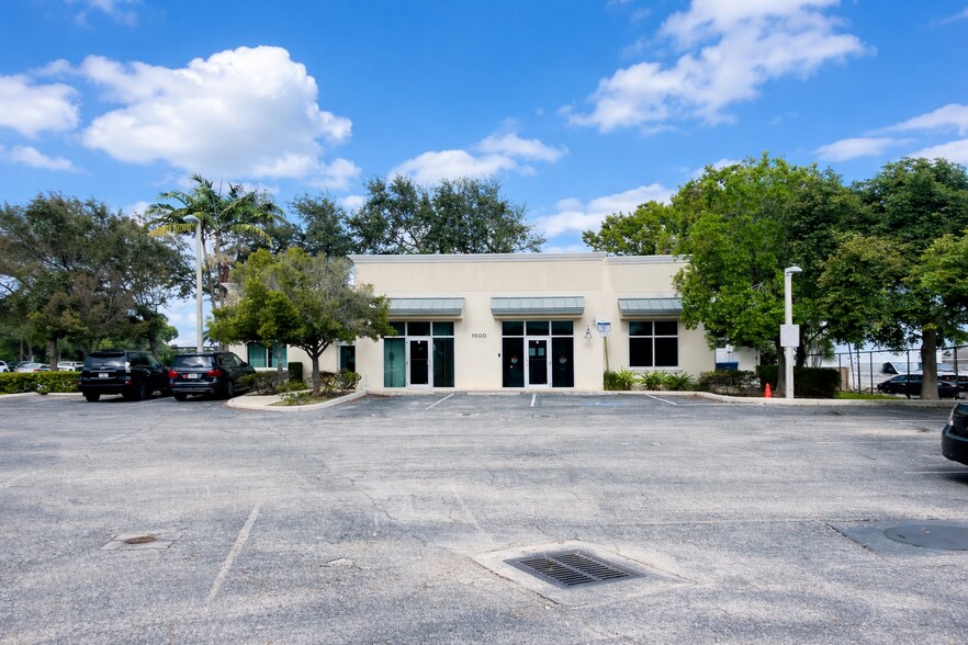 More Photos Of 1600 N Federal Hwy, Pompano Beach Medical For Lease